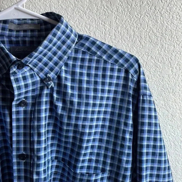 Like New Daniel Cremieux Men’s Long Sleeve Button Down - Picture 3 of 4